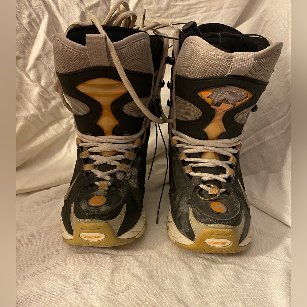 Ride snowboarding shoes women size 7